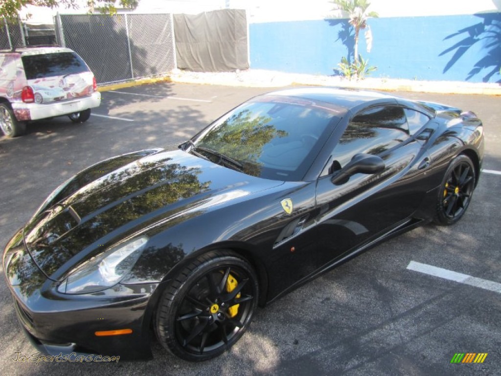 Nero Daytona (Black Metallic) / Black Ferrari California 