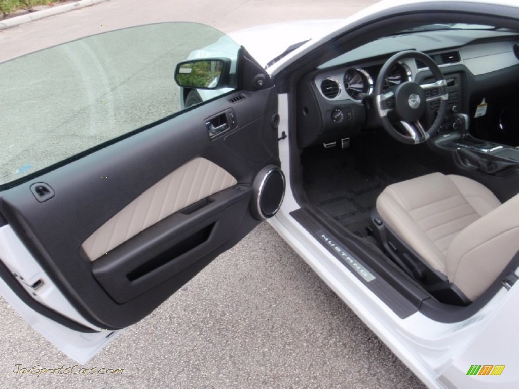 2014 Mustang V6 Premium Coupe - Oxford White / Medium Stone photo #17