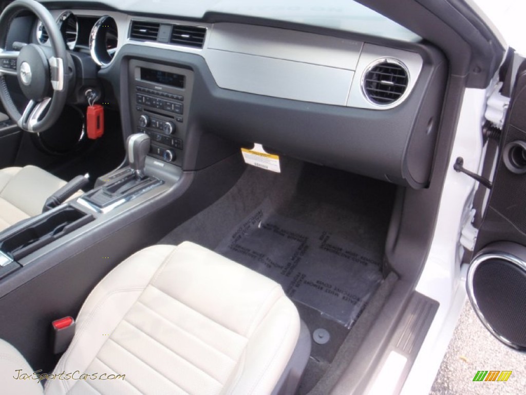 2014 Mustang V6 Premium Coupe - Oxford White / Medium Stone photo #27