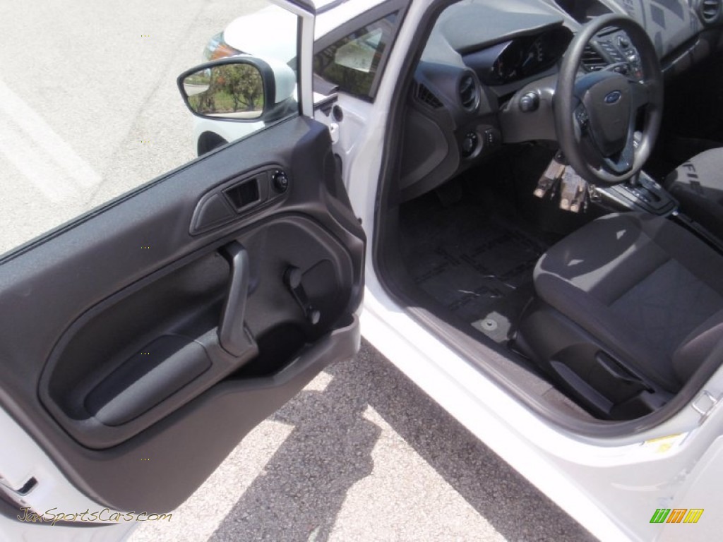 2014 Fiesta S Sedan - Oxford White / Charcoal Black photo #17