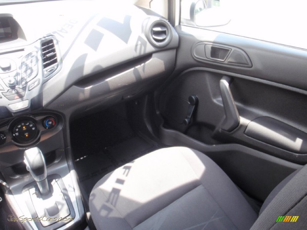 2014 Fiesta S Sedan - Oxford White / Charcoal Black photo #27