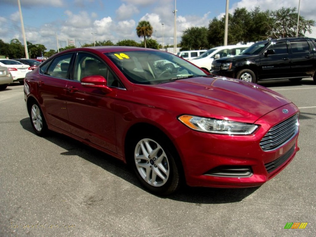 2014 Fusion SE - Ruby Red / Dune photo #10