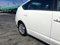 Toyota Prius Hybrid Touring Super White photo #7
