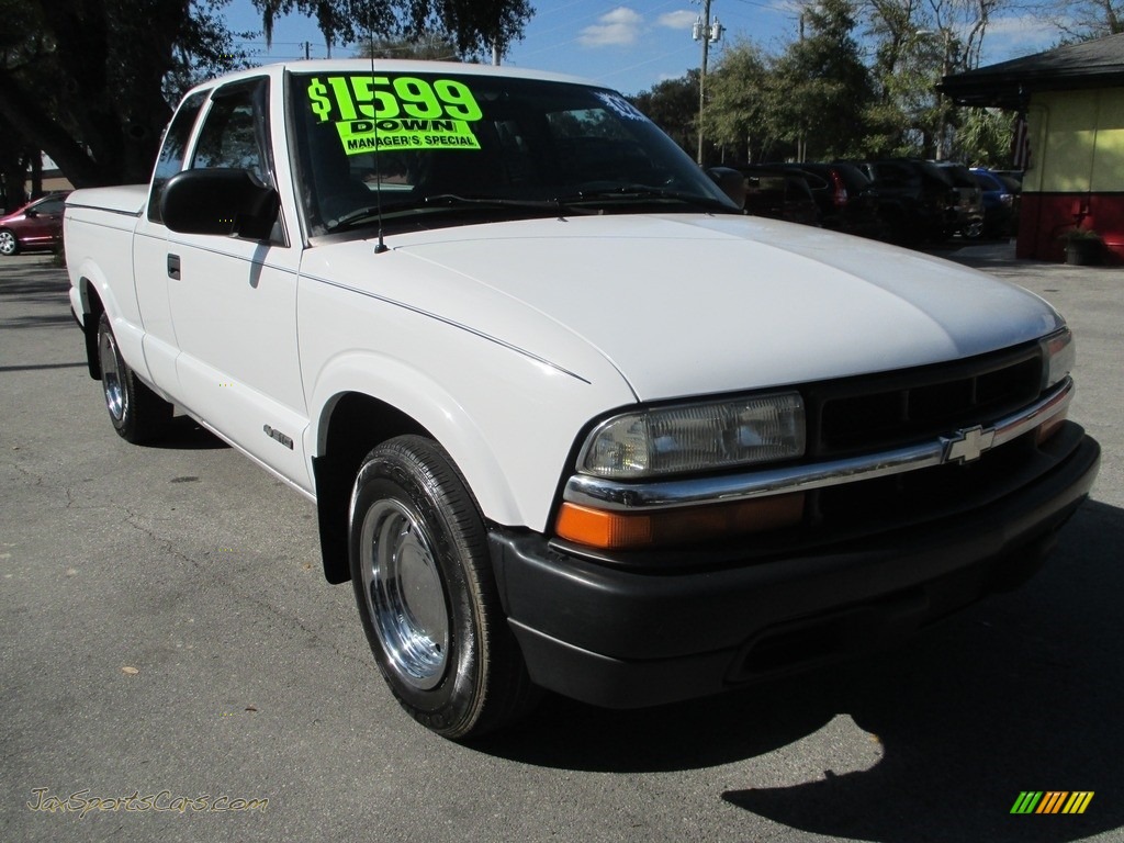 Summit White / Graphite Chevrolet S10 LS Extended Cab