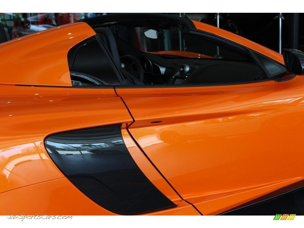 2015 650S Spyder - McLaren Orange / Carbon Black photo #25