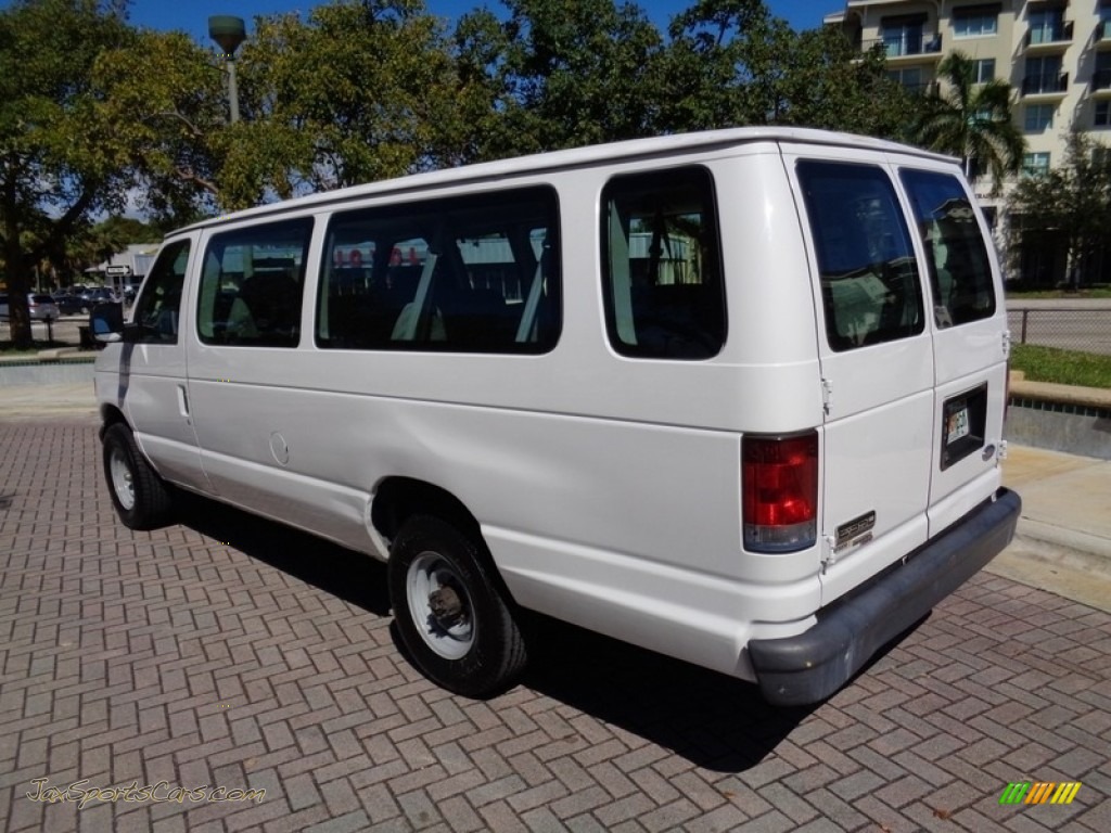 2006 E Series Van E350 XL 15 Passenger - Oxford White / Medium Flint Grey photo #5