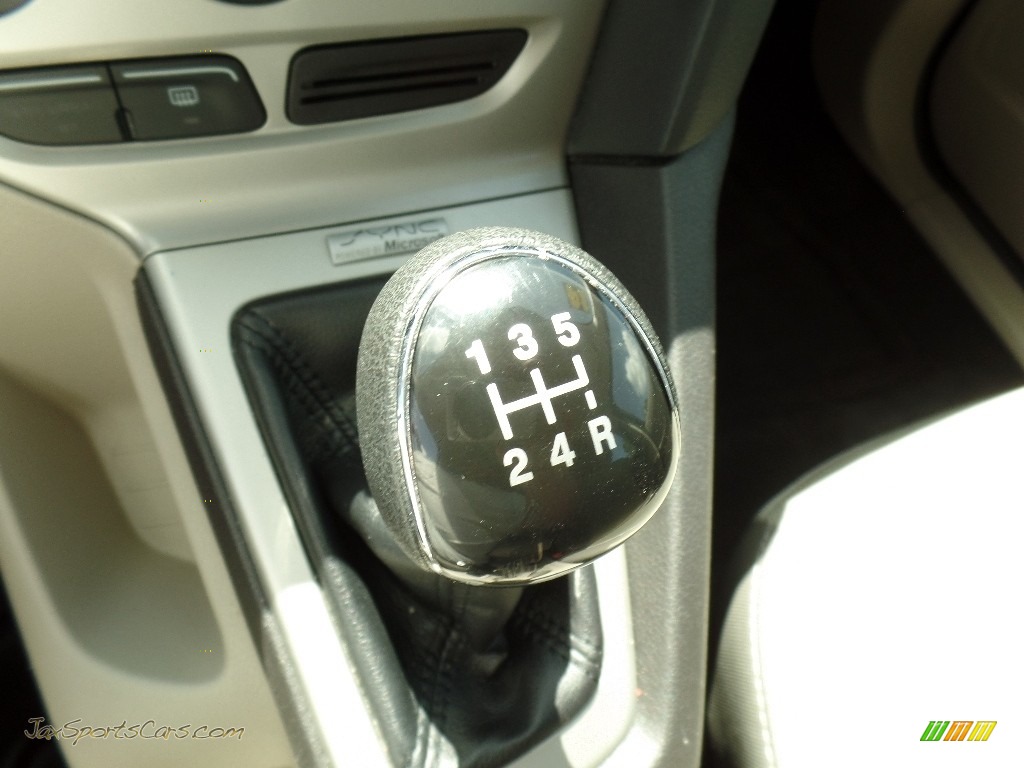 2014 Focus SE Hatchback - Sterling Gray / Medium Light Stone photo #22