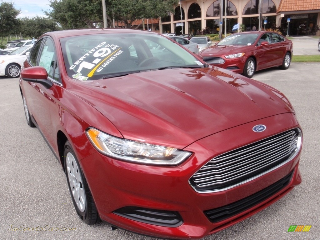 2014 Fusion S - Ruby Red / Earth Gray photo #2