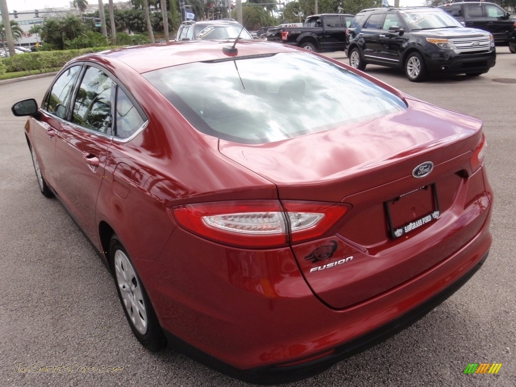 2014 Fusion S - Ruby Red / Earth Gray photo #9