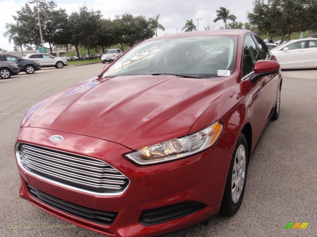 2014 Fusion S - Ruby Red / Earth Gray photo #14