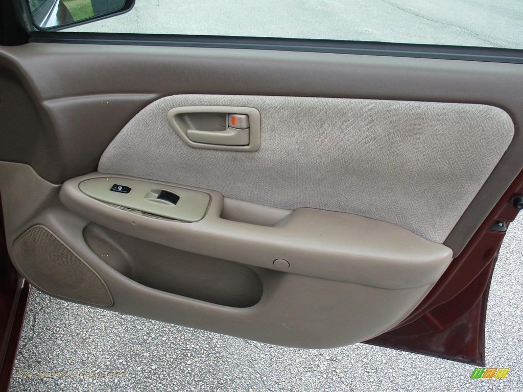 1999 Camry CE - Vintage Red Pearl / Gray photo #17