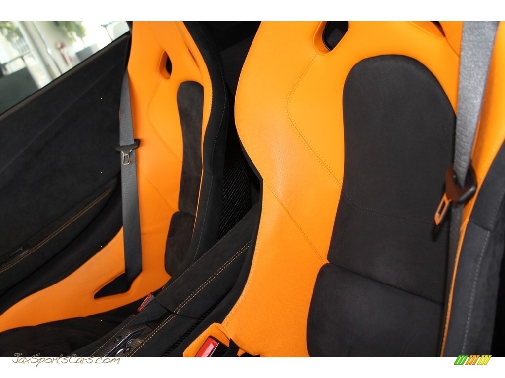 2016 675LT Coupe - Chicane / Carbon Black/McLaren Orange photo #40