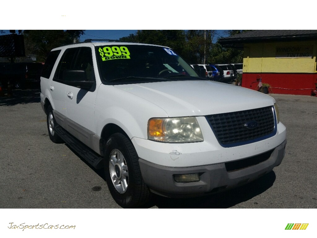 Oxford White / Medium Parchment Ford Expedition XLT
