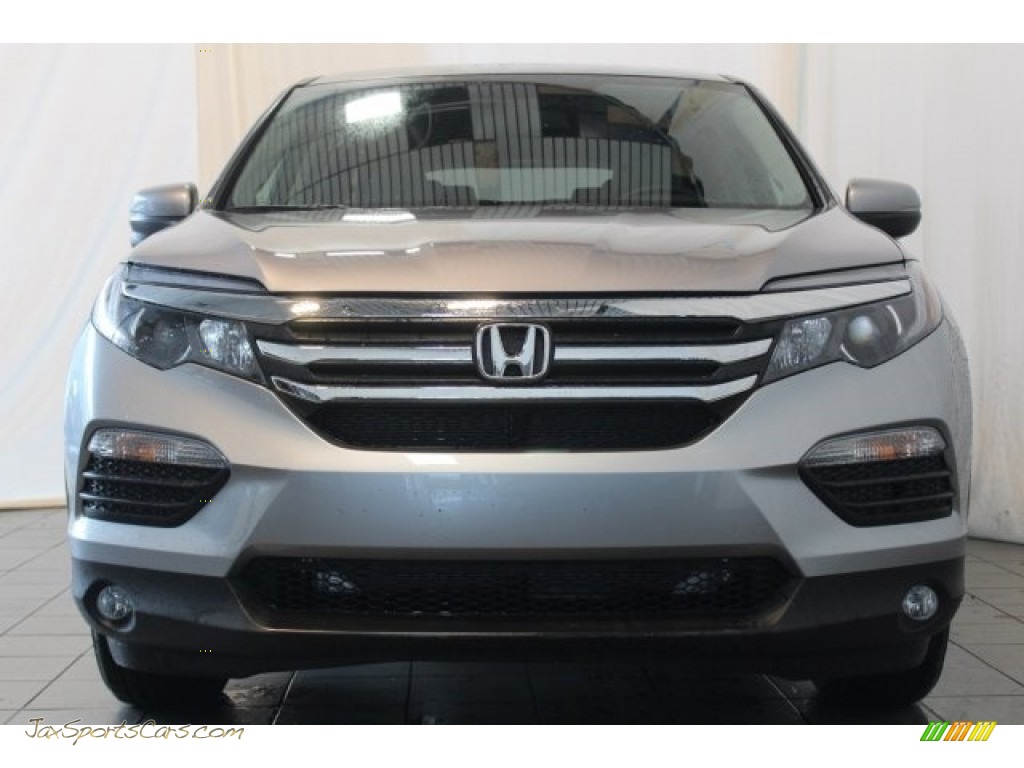 2017 Pilot EX-L w/Navigation - Lunar Silver Metallic / Gray photo #3 2017 Pilot EX-L w/Navigation - Lunar Silver Metallic / Gray photo #3