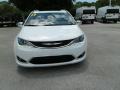 Chrysler Pacifica Limited Bright White photo #8
