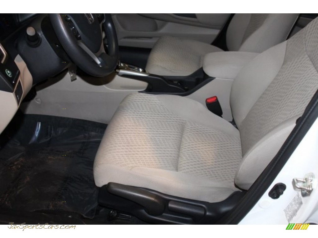 2014 Civic LX Sedan - Taffeta White / Beige photo #11