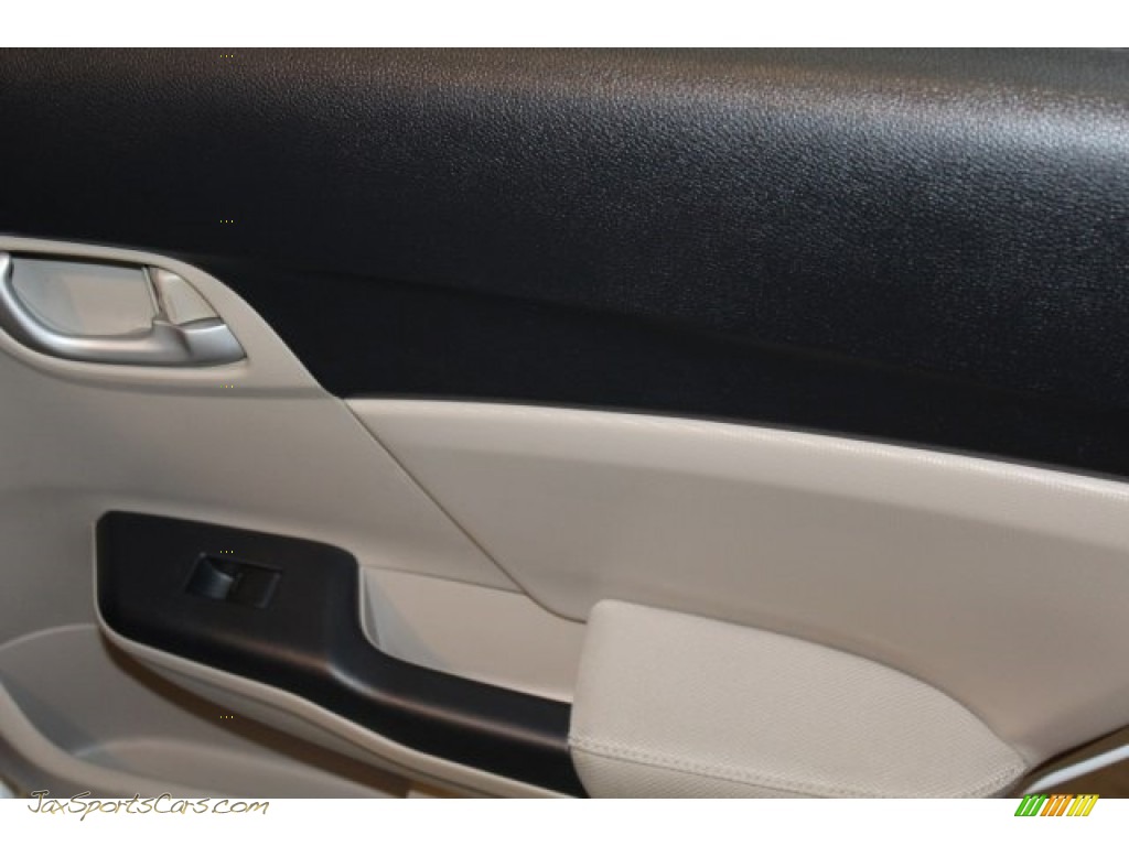 2014 Civic LX Sedan - Taffeta White / Beige photo #25