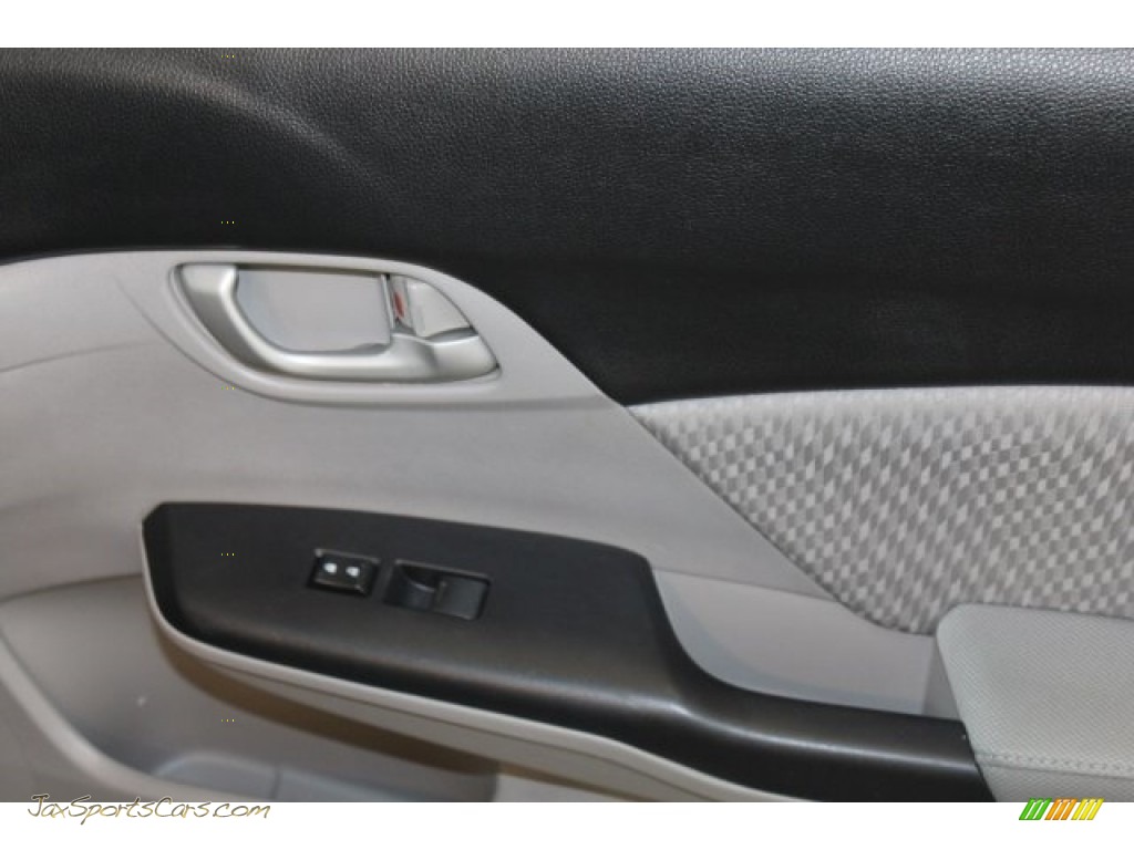 2014 Civic LX Sedan - Modern Steel Metallic / Gray photo #26