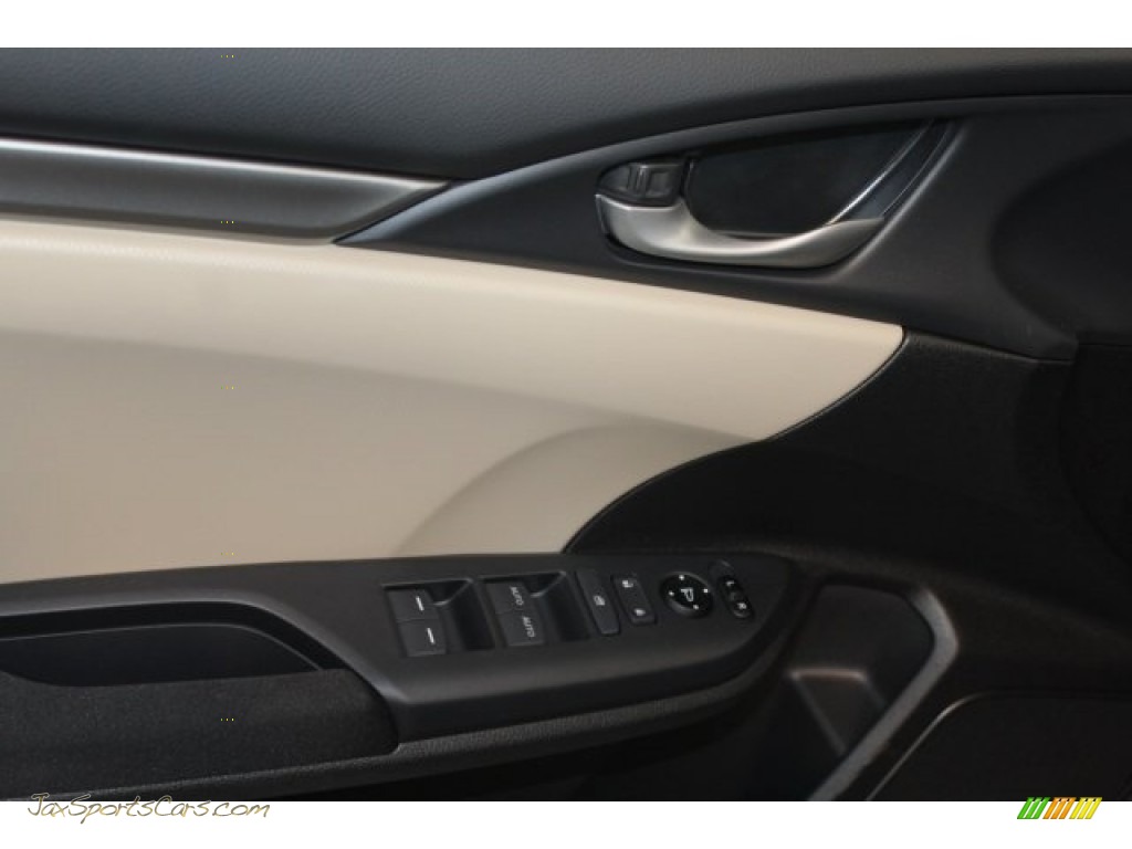 2017 Civic LX Hatchback - Polished Metal Metallic / Black/Ivory photo #9