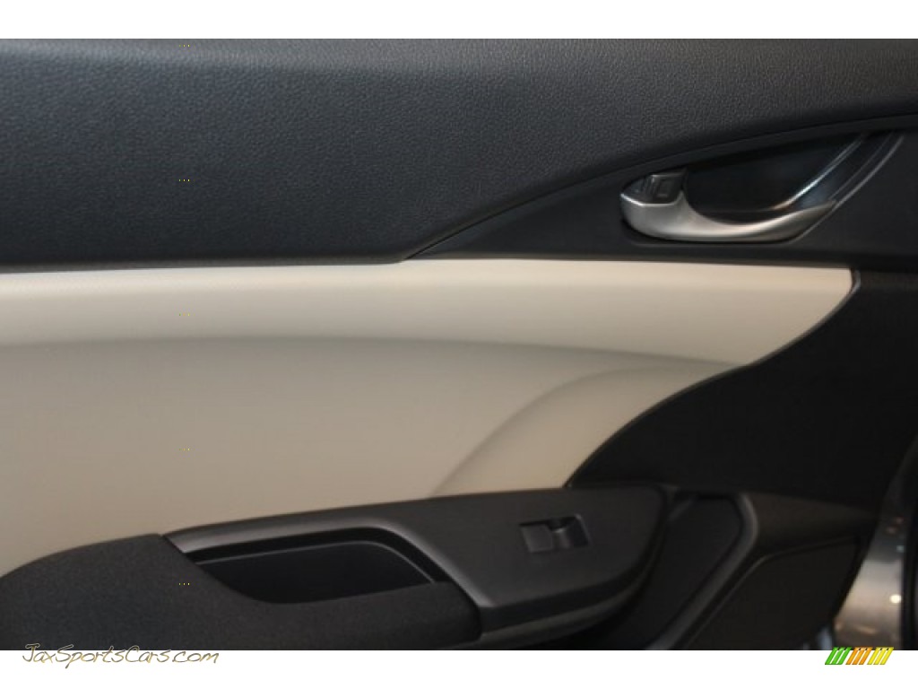 2017 Civic LX Hatchback - Polished Metal Metallic / Black/Ivory photo #20