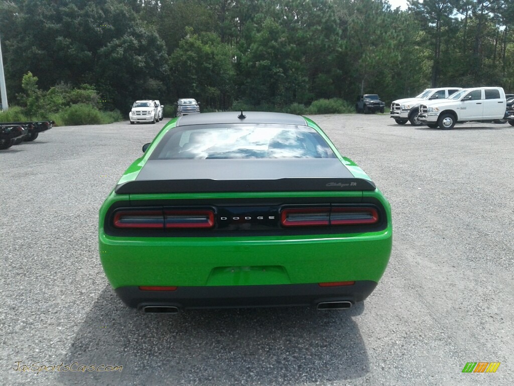 2017 Challenger T/A 392 - Green Go / Black photo #4