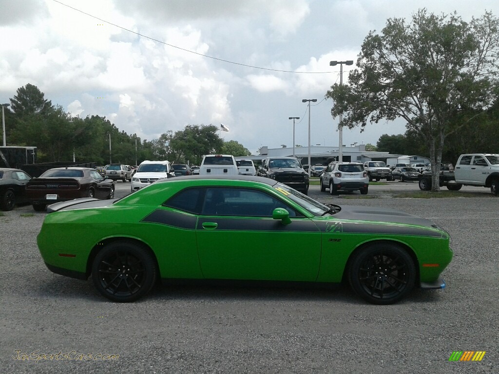 2017 Challenger T/A 392 - Green Go / Black photo #6