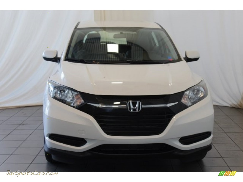 2018 HR-V LX - White Orchid Pearl / Gray photo #4