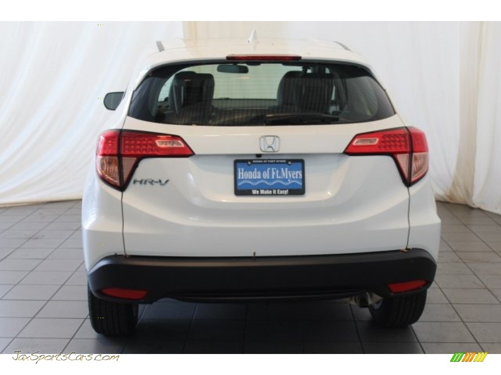 2018 HR-V LX - White Orchid Pearl / Gray photo #7