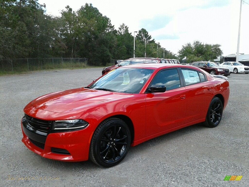 2018 Charger SXT - Torred / Black photo #1