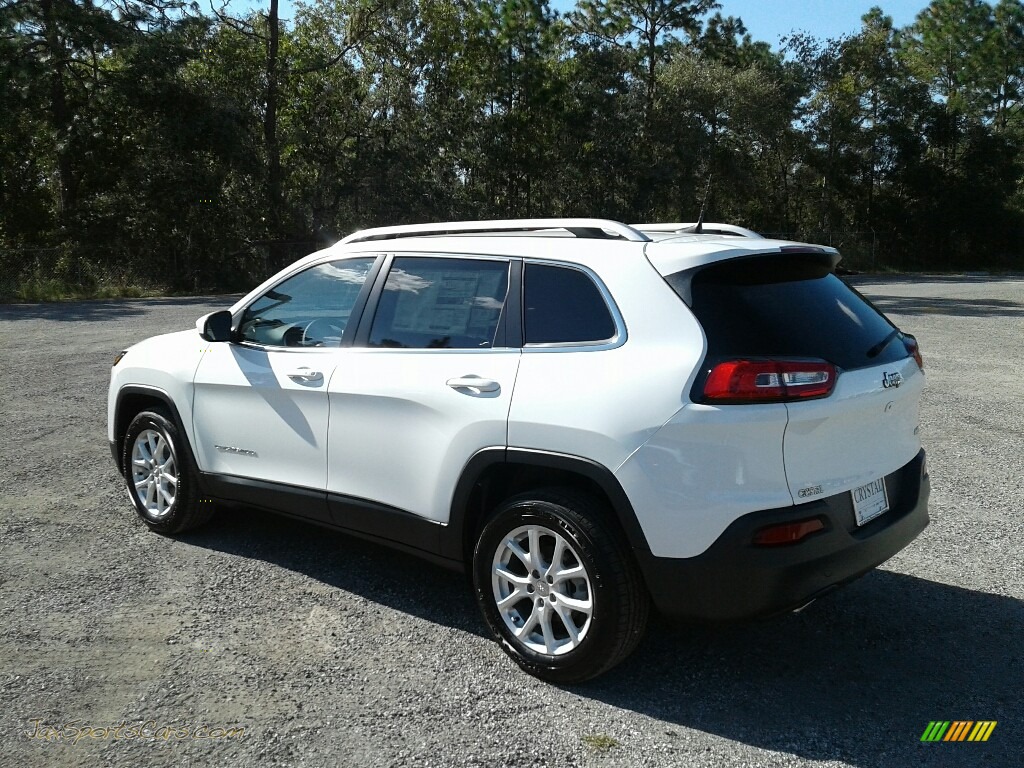 2018 Cherokee Latitude Plus - Bright White / Black photo #3 2018 Cherokee Latitude Plus - Bright White / Black photo #3