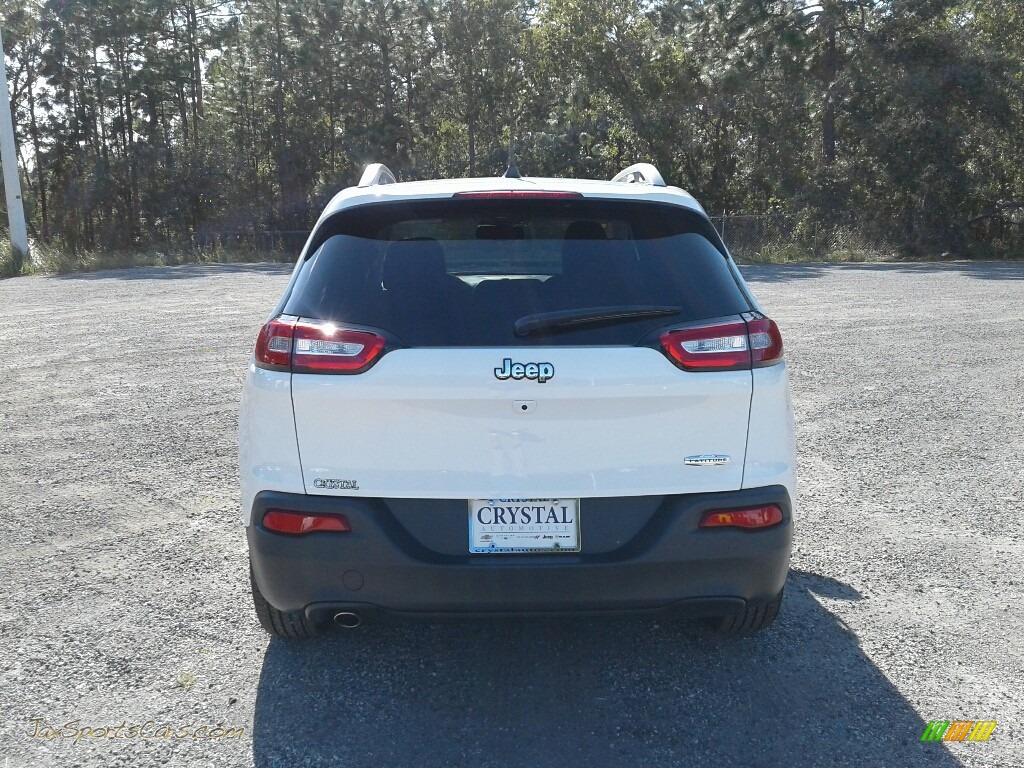 2018 Cherokee Latitude Plus - Bright White / Black photo #4 2018 Cherokee Latitude Plus - Bright White / Black photo #4