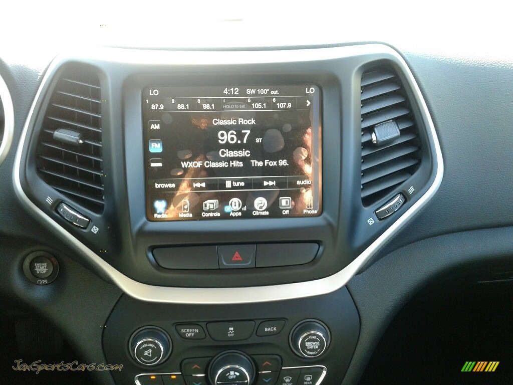 2018 Cherokee Latitude Plus - Bright White / Black photo #15 2018 Cherokee Latitude Plus - Bright White / Black photo #15