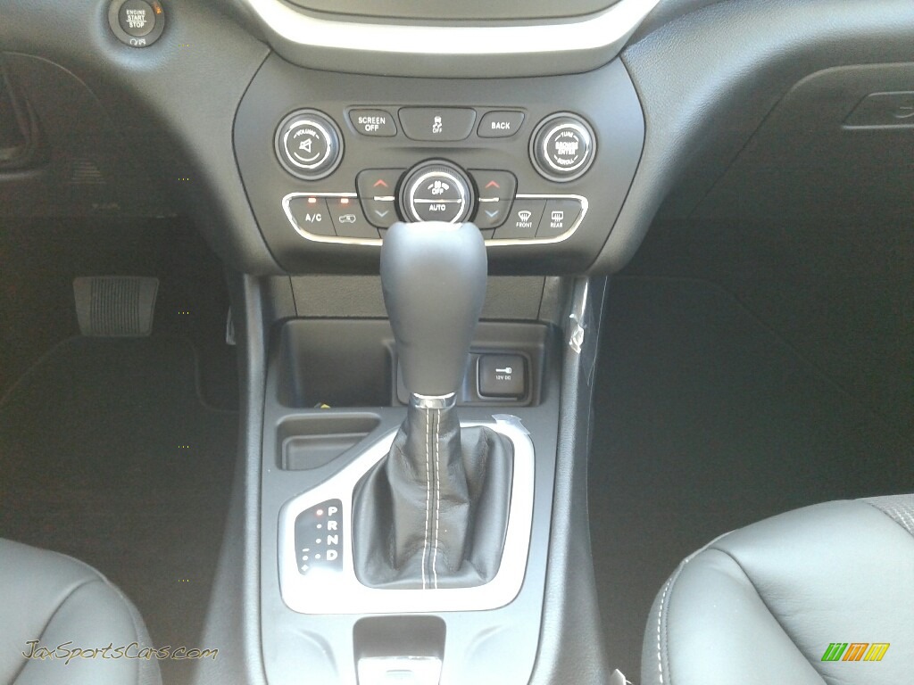 2018 Cherokee Latitude Plus - Bright White / Black photo #16 2018 Cherokee Latitude Plus - Bright White / Black photo #16