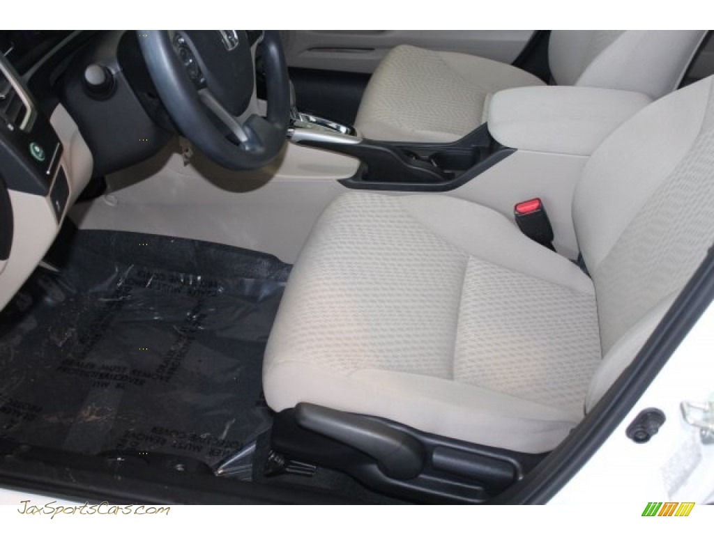2014 Civic LX Sedan - Taffeta White / Gray photo #11