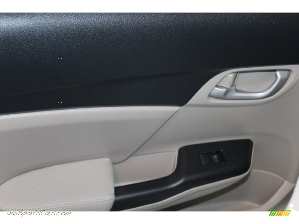 2014 Civic LX Sedan - Taffeta White / Gray photo #21