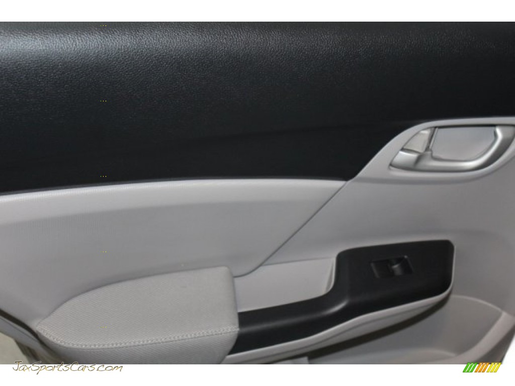 2014 Civic LX Sedan - Alabaster Silver Metallic / Gray photo #22