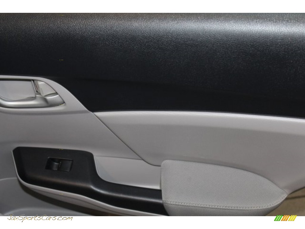2014 Civic LX Sedan - Alabaster Silver Metallic / Gray photo #25