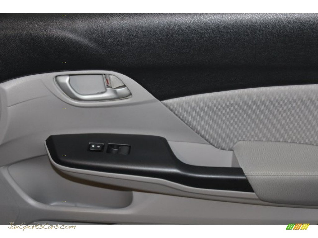 2014 Civic LX Sedan - Alabaster Silver Metallic / Gray photo #26