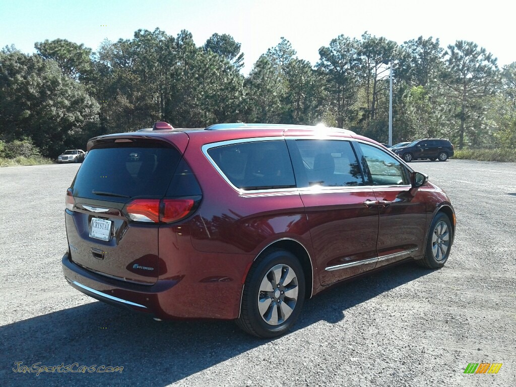 2018 Pacifica Hybrid Limited - Velvet Red Pearl / Black/Alloy photo #5