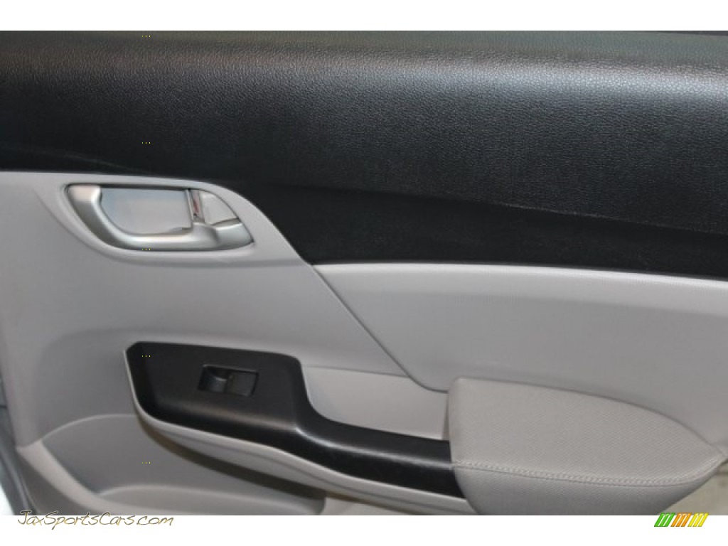 2015 Civic LX Sedan - Alabaster Silver Metallic / Gray photo #25