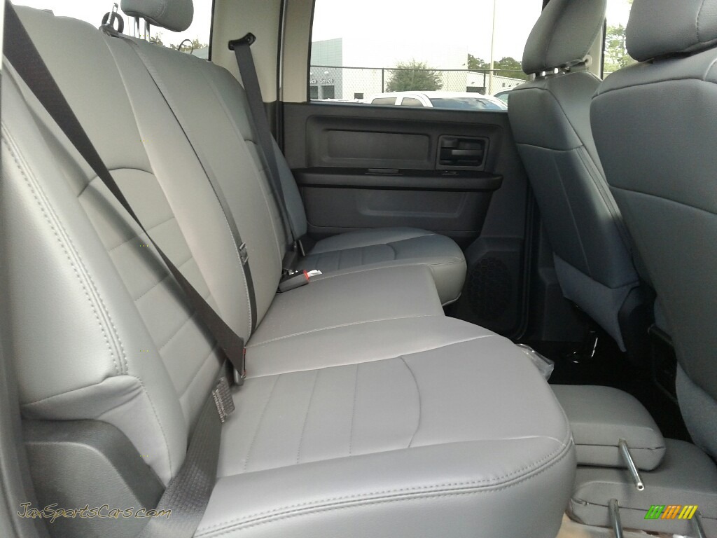2018 3500 Tradesman Crew Cab 4x4 Chassis - Bright White / Black/Diesel Gray photo #11