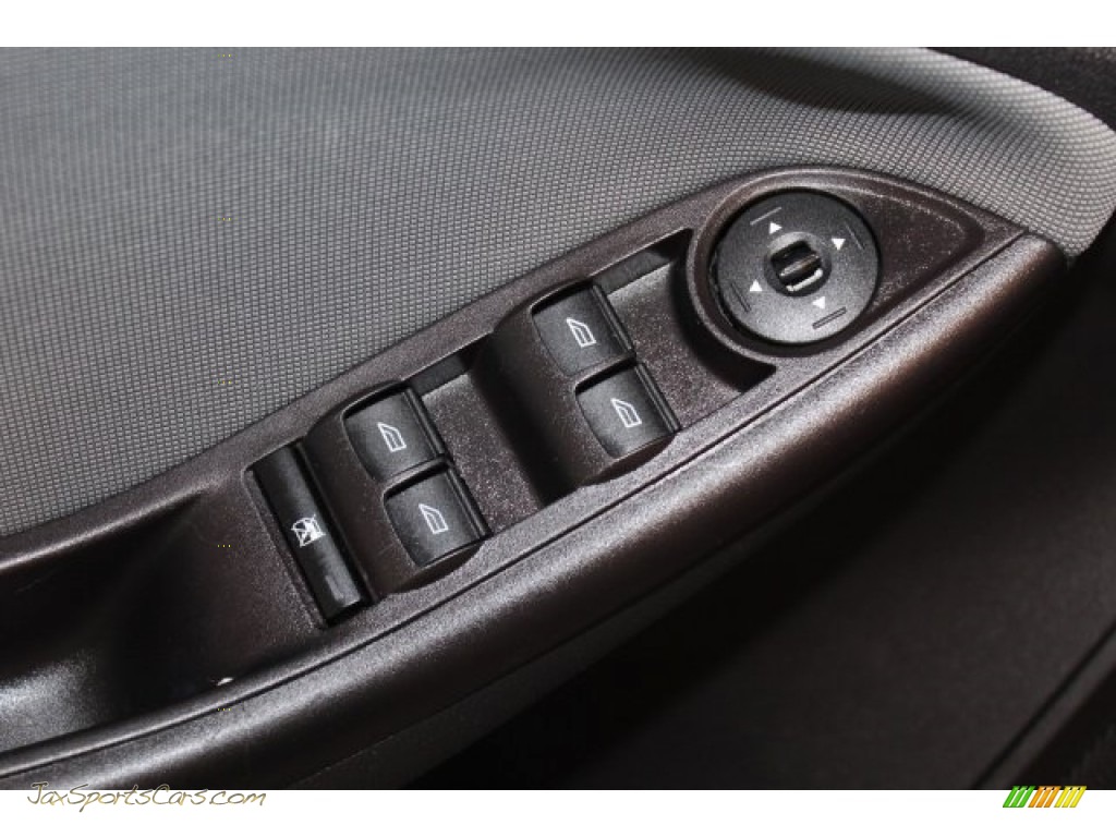 2014 Focus SE Sedan - Sterling Gray / Charcoal Black photo #10