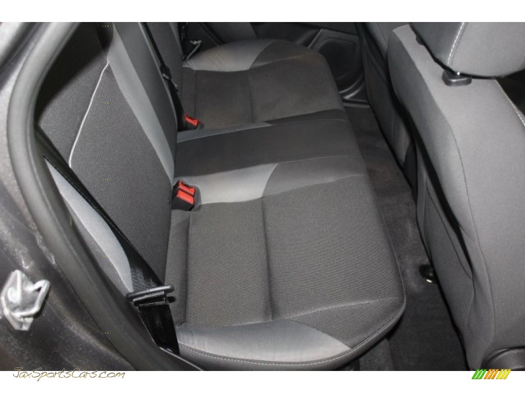 2014 Focus SE Sedan - Sterling Gray / Charcoal Black photo #26