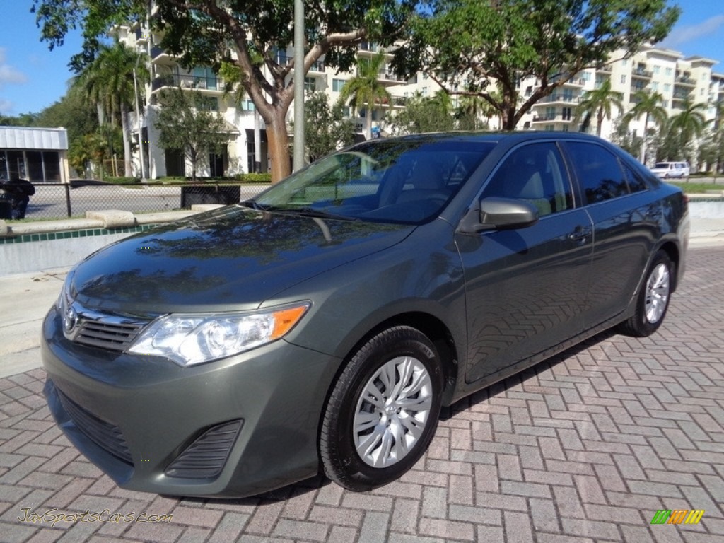 2012 Camry L - Cypress Green Pearl / Ivory photo #44