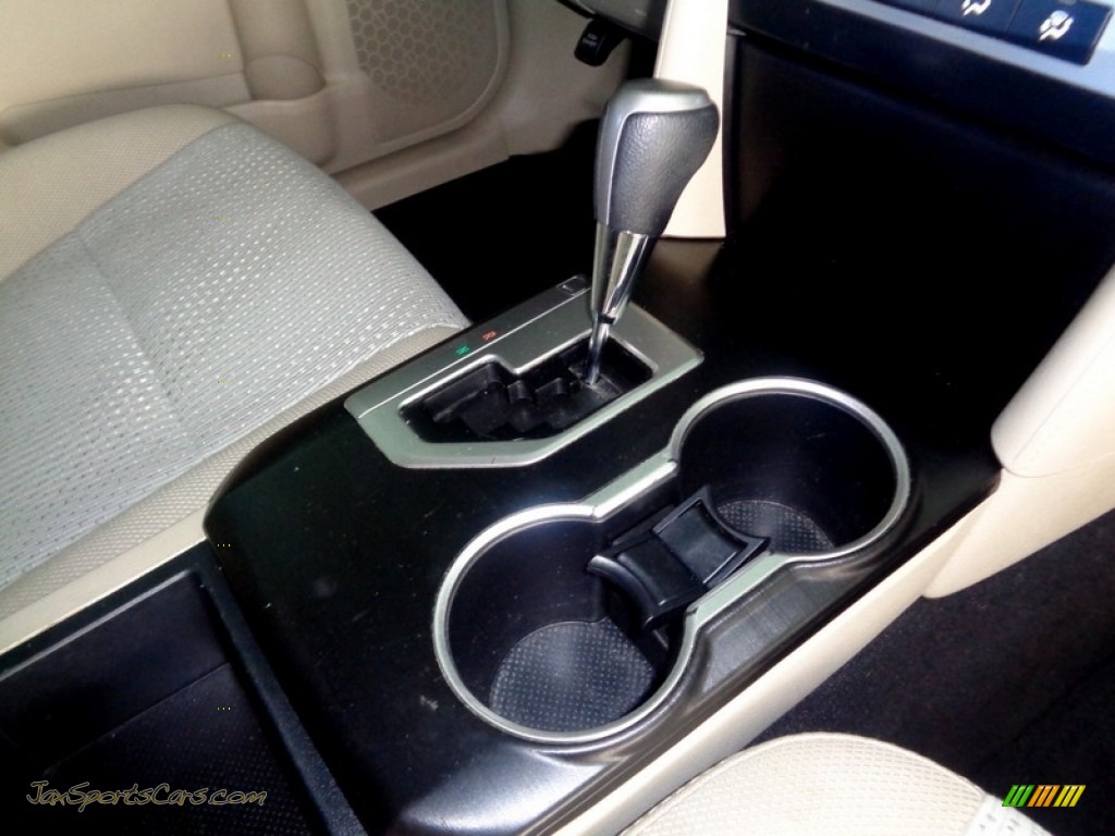 2012 Camry L - Cypress Green Pearl / Ivory photo #71