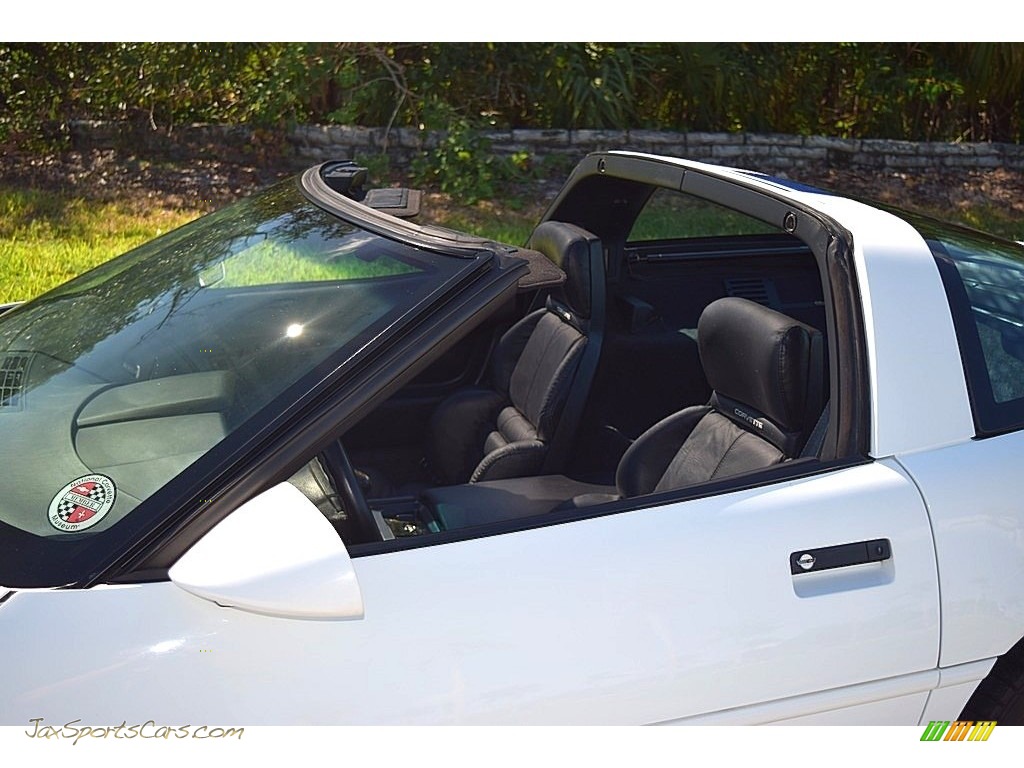 1992 Corvette Coupe - Arctic White / Black photo #35