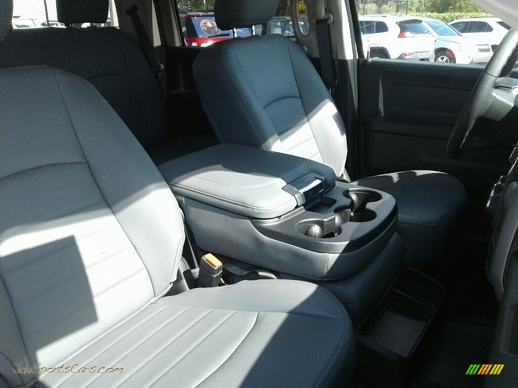 2018 1500 Express Crew Cab 4x4 - Bright White / Black/Diesel Gray photo #12
