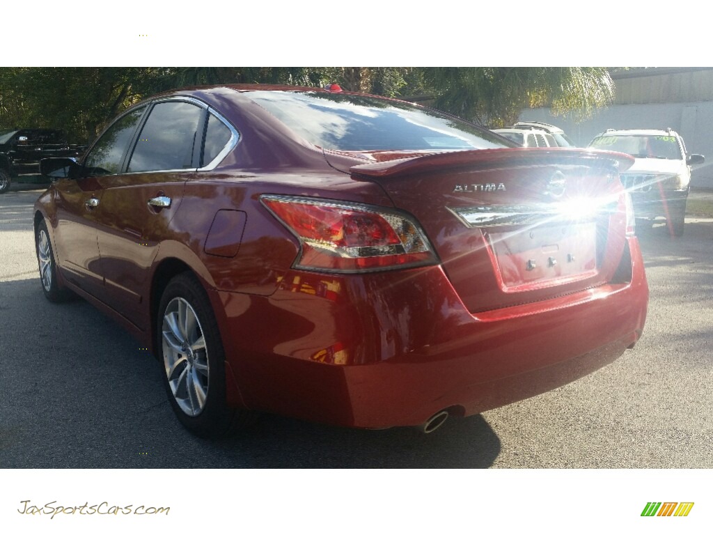 2015 Altima 2.5 SV - Cayenne Red / Charcoal photo #5