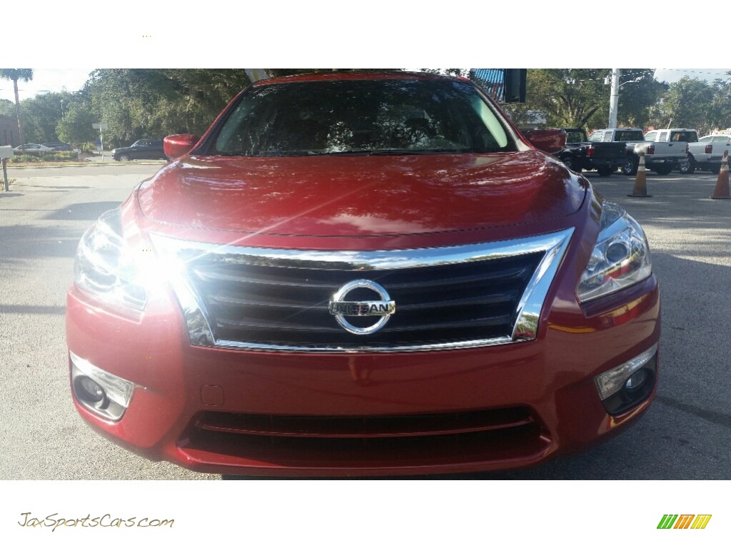 2015 Altima 2.5 SV - Cayenne Red / Charcoal photo #9