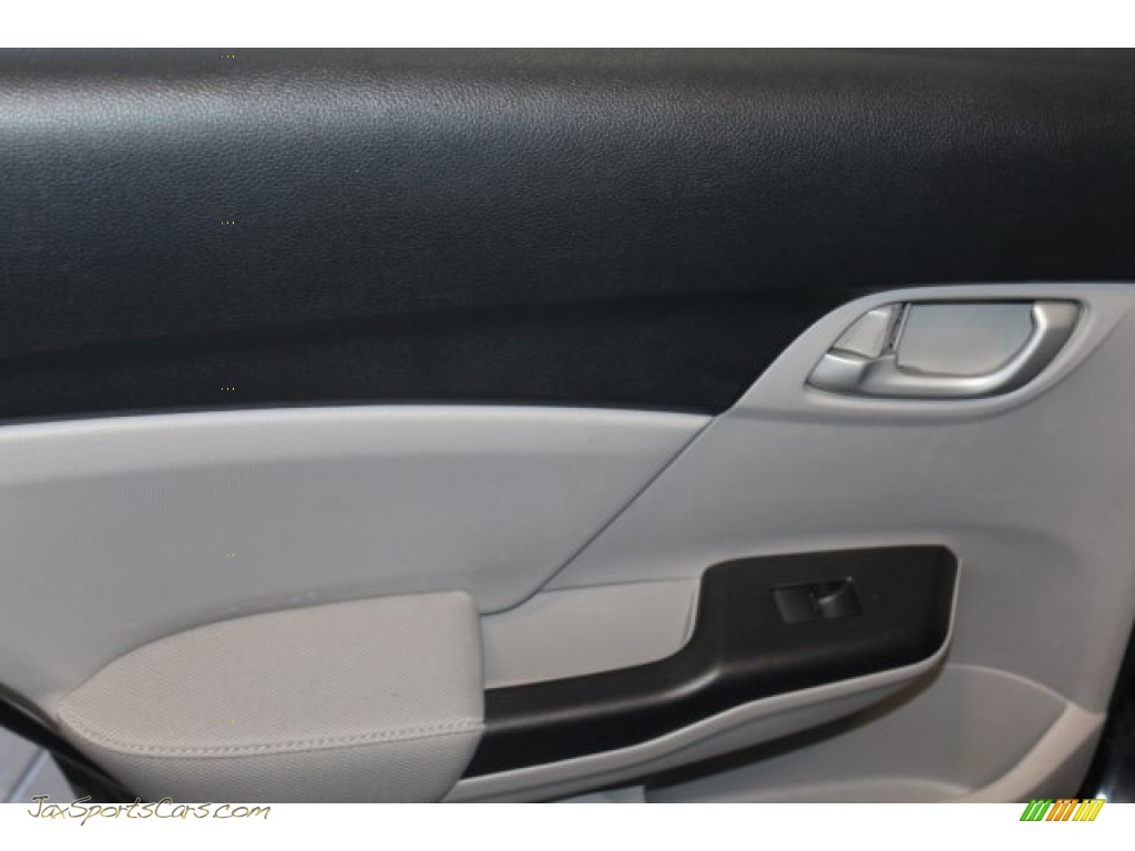 2015 Civic LX Sedan - Crystal Black Pearl / Gray photo #22